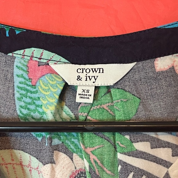 women’s xs flower & bird printed blouse - Picture 2 of 4